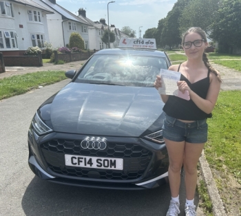 Many Congratulations To Hannah, Passing On Her First Attempt With Just 1 Driving Fault 👏👏👏
Another Great Student, Making My Life Nice And Easy - Now The Proud Holder Of A Full Driving Licence, Just In Time For Summer - Not Sure If She Will Be Driving Her Friends Around Or Parents Looking For A New Kitchen (Good Luck With Renovations)
Dri...